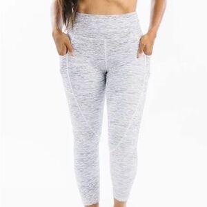 ZYIA Gray Level 2 in 1 Light n Tight Hi-Rise Capri 20”